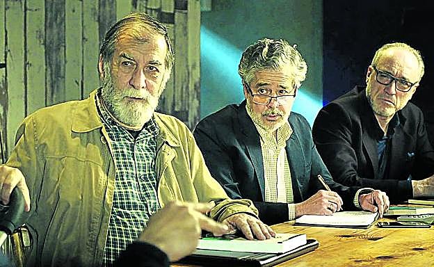 Los actores Ramón Barea, Carlos Iglesias y Roberto Álvarez interpretan a tres hombres maduros que se quedan en paro y deciden abrir una guardería juntos.