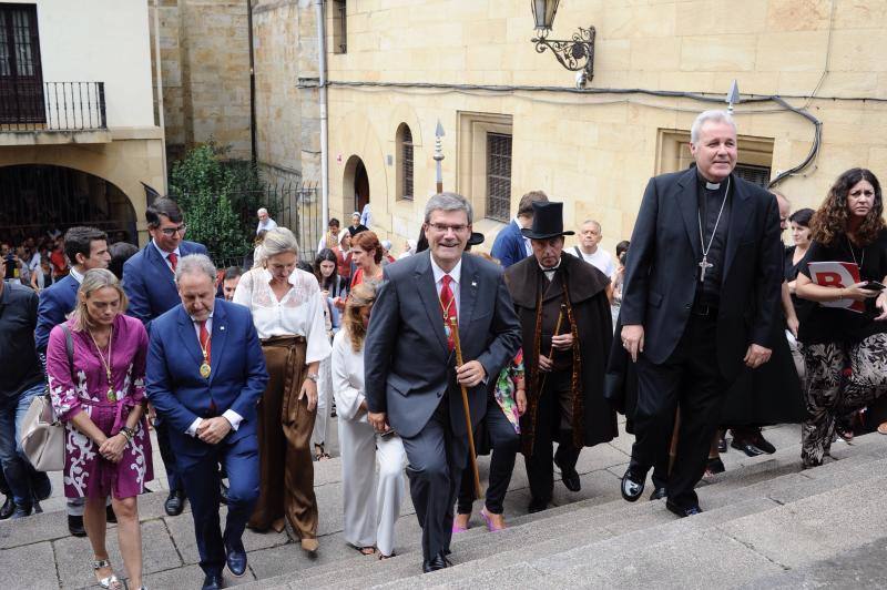 El alcalde asiste a una romería abarrotada y la Misa Mayor tradicional en esta fecha