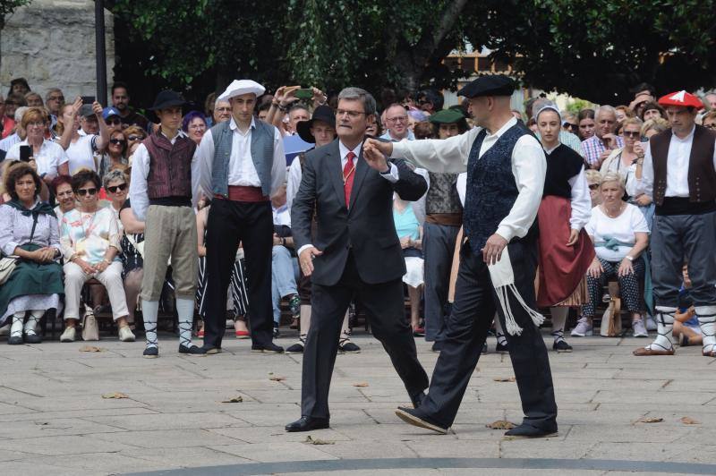 El alcalde asiste a una romería abarrotada y la Misa Mayor tradicional en esta fecha