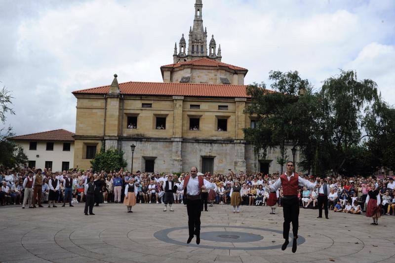 El alcalde asiste a una romería abarrotada y la Misa Mayor tradicional en esta fecha