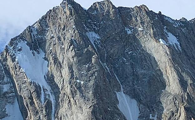 Imagen tomada justo después del desprendimiento en el Espolón Walker que afecta a la ruta Cassin 