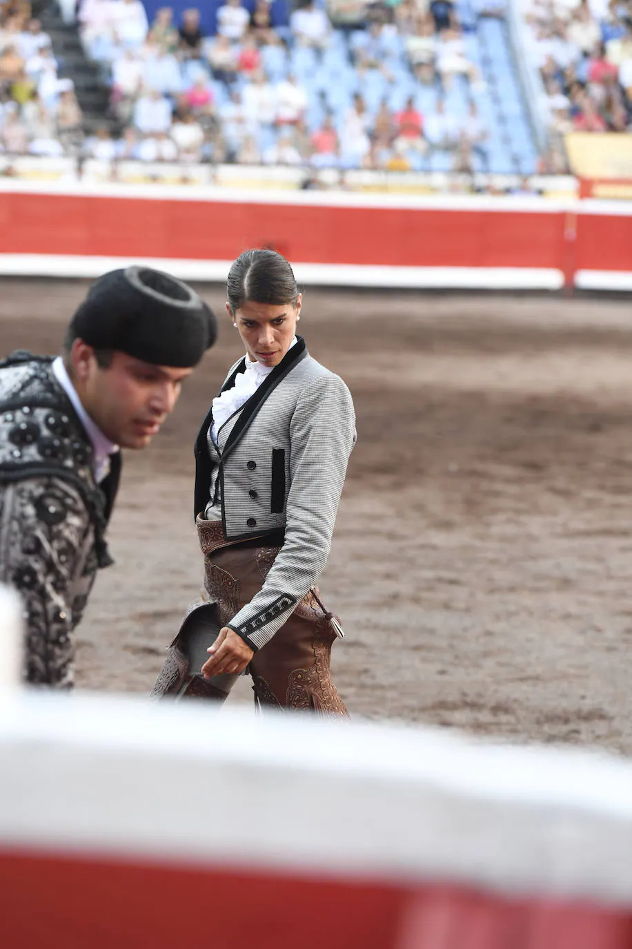 Los rejoneadores Pablo Hermoso de Mendoza, Lea Vicens y Guillermo Hermoso de Mendoza se enfrentan a seis morlacos de la ganadería. 