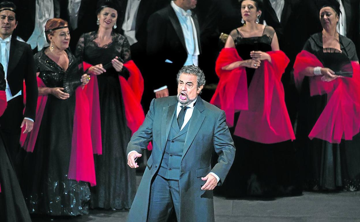 Plácido Domingo, en el papel de Giorgio Germont, de 'La Traviata'.