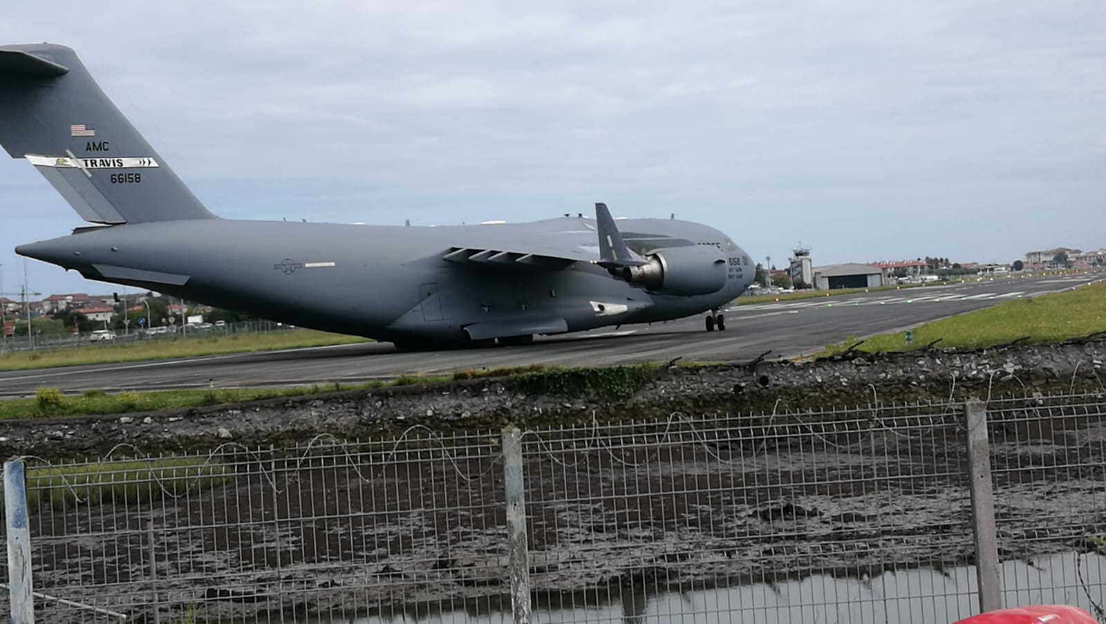 Fotos: Un avión del Ejército de Estados Unidos en Hondarribia