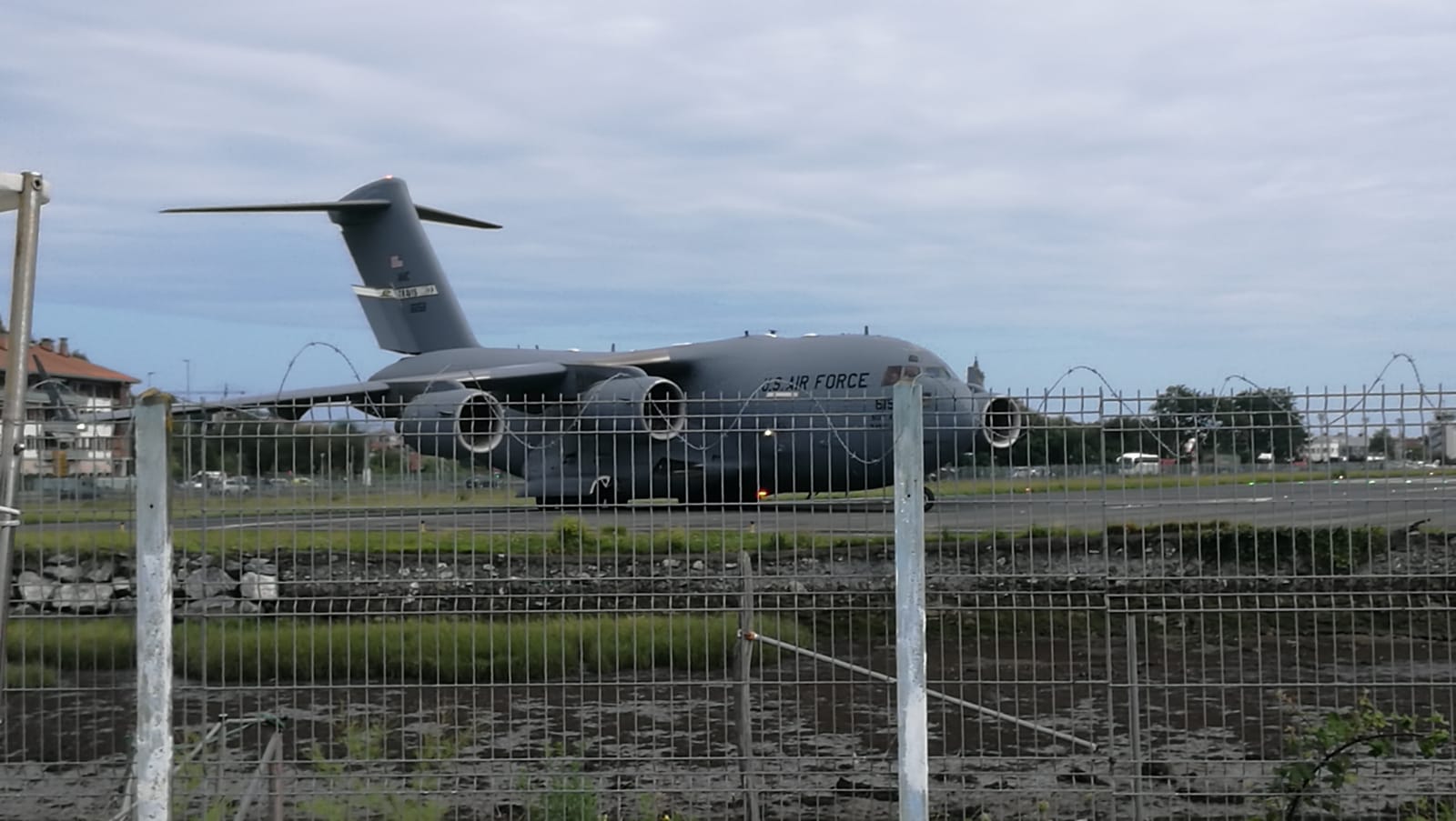 Fotos: Un avión del Ejército de Estados Unidos en Hondarribia