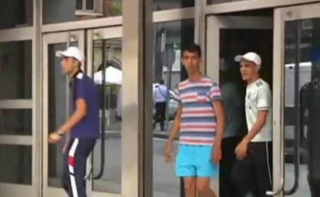 Tres de los acusados en una de sus comparecencias en el juzgado.