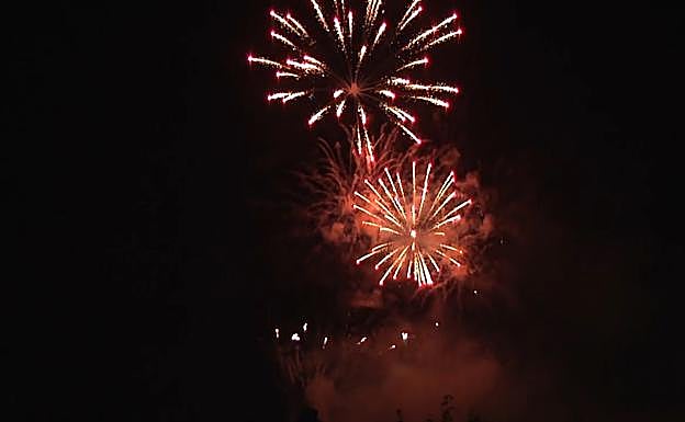 La Pirotecnia Zaragozana resuena en el cielo de Bilbao