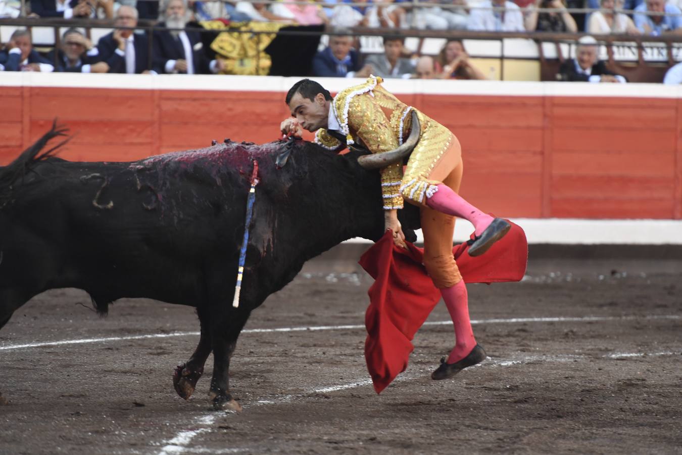 Fotos: Puerta grande de Paco Ureña en Vista Alegre tras cortar cuatro orejas