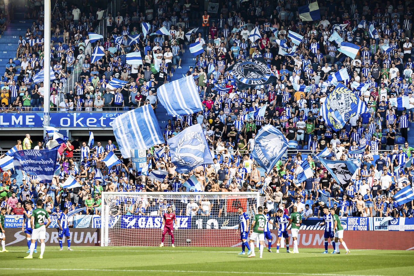 Las mejores fotos del encuentro de la segunda jornada de LaLiga disputado en el estadio de Mendizorroza