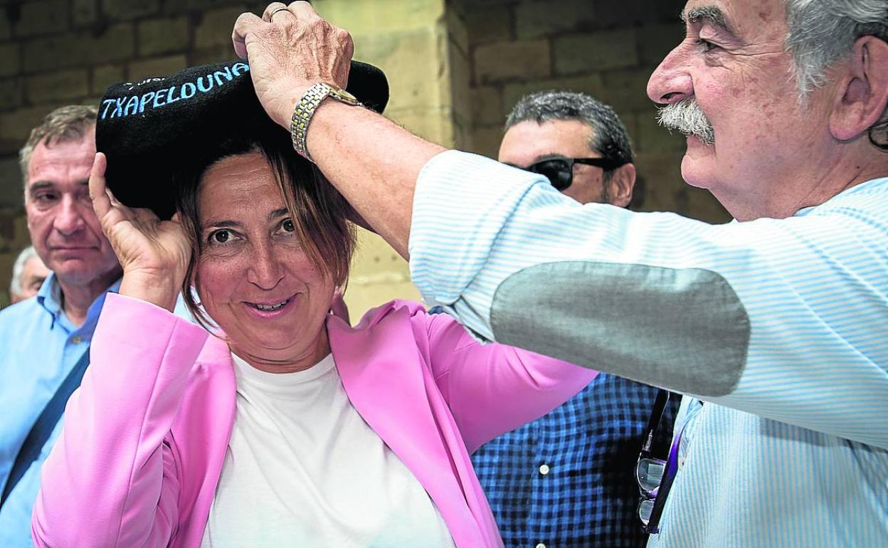 Una txapela para los fuegos de Caballer FX