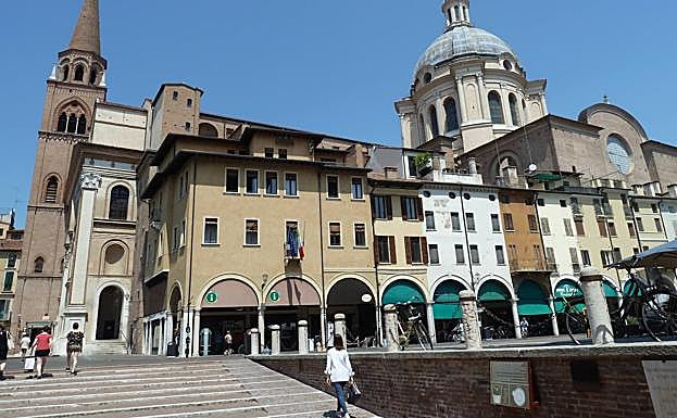 Basílica y piazze delle Erbe.