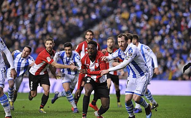 Ambos equipos durante un encuentro la pasada campaña.