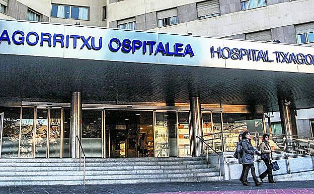 Entrada principal del hospital Txagorritxu, donde ocurrieron los hechos.