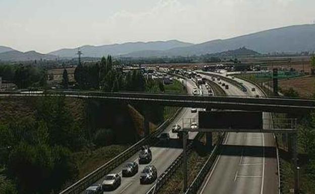 Normalidad en las carreteras alavesas una vez finalizadas las retenciones en el enlace de Vitoria con la A1