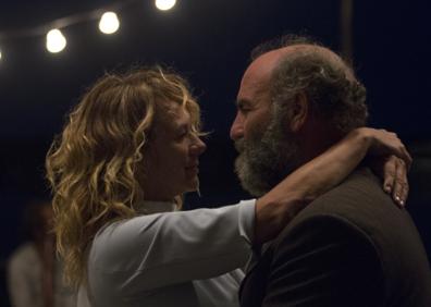 Imagen secundaria 1 - Fotogramas de 'Agur Etxebeste', 'Una ventana al mar' y el documental 'Varados'.