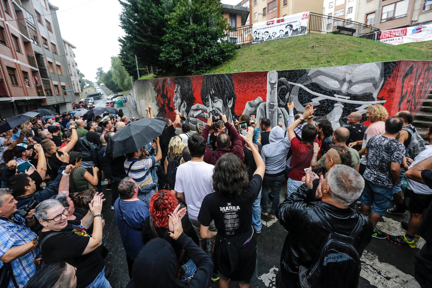 El punk nunca muere y menos en la localidad de la Margen Izquierda
