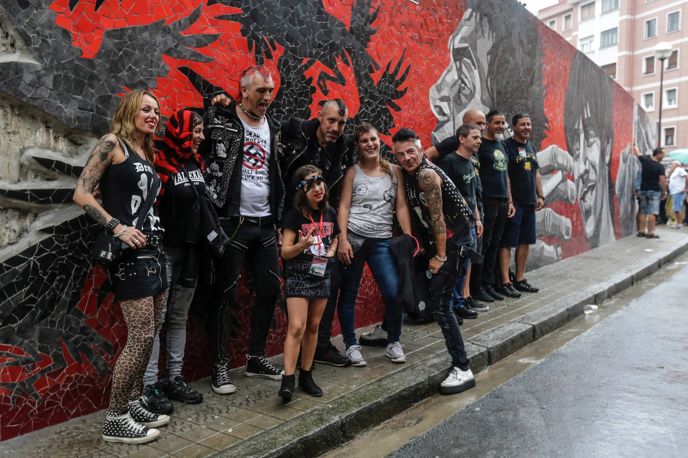 El punk nunca muere y menos en la localidad de la Margen Izquierda