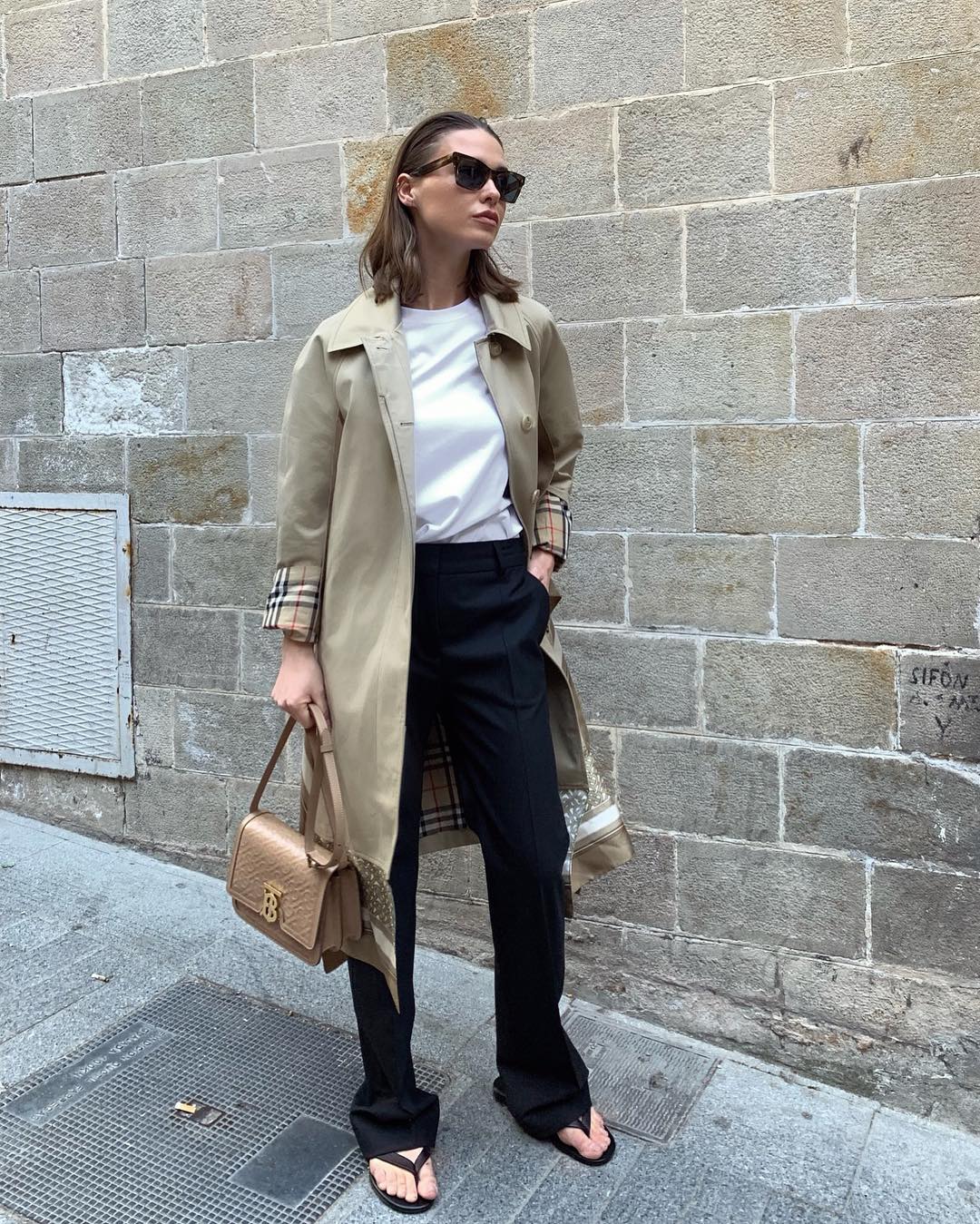 Gabardina y pantalones sastre