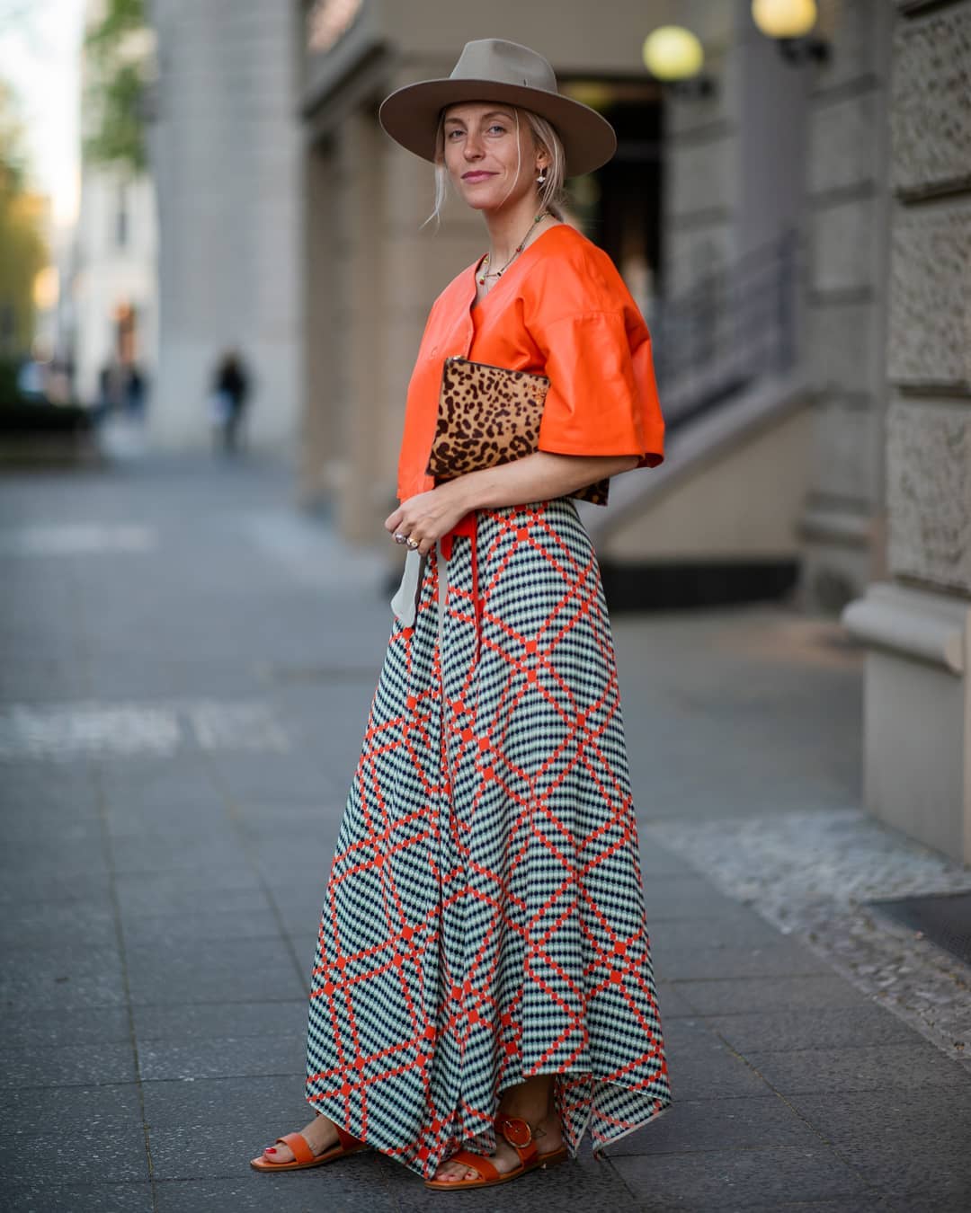 Faldas largas con toques neón