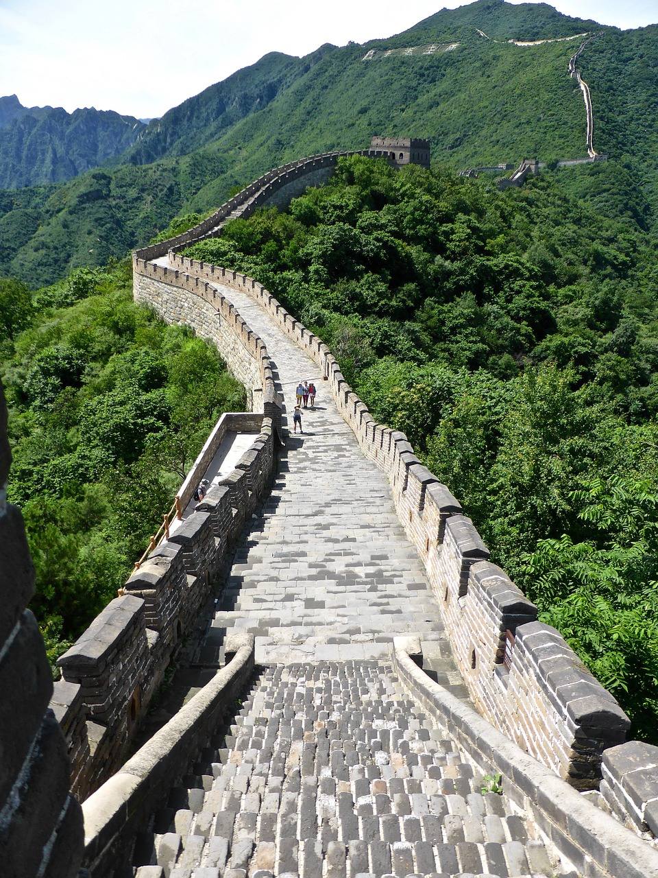 La Gran Muralla China | Es la estructura más grande creada por el hombre, hace más de 2.000 años, y podría desaparecer en 20 años por la erosión y el vandalismo.
