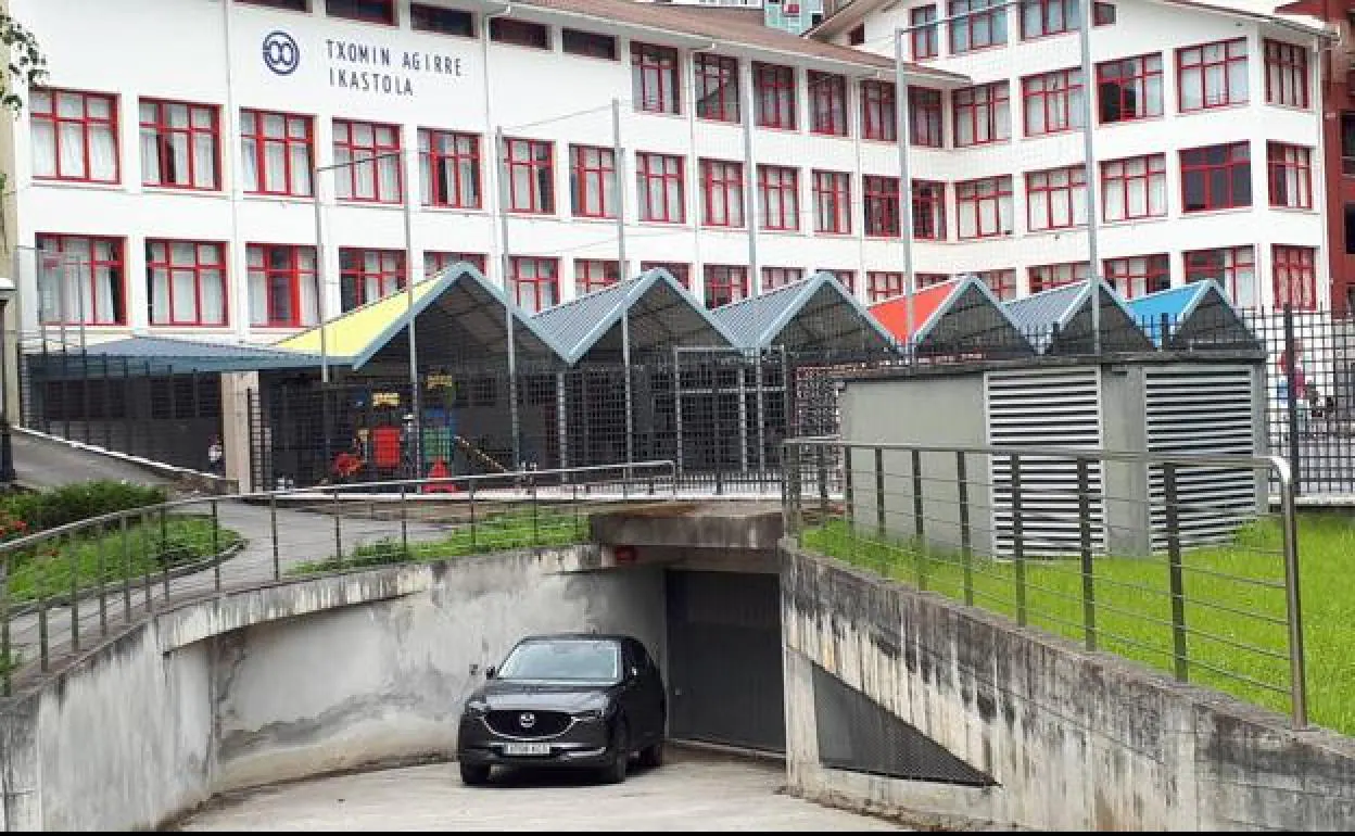 Acceso al nuevo parking de Ibaiondo en Ondarroa. 