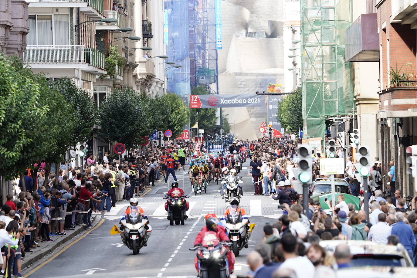 La ciudad muestra este jueves una estampa inusual por el paso de la prueba ciclista