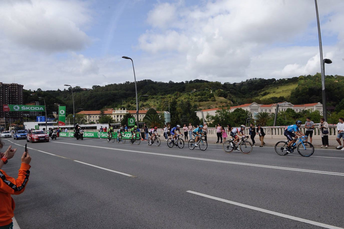La ciudad muestra este jueves una estampa inusual por el paso de la prueba ciclista