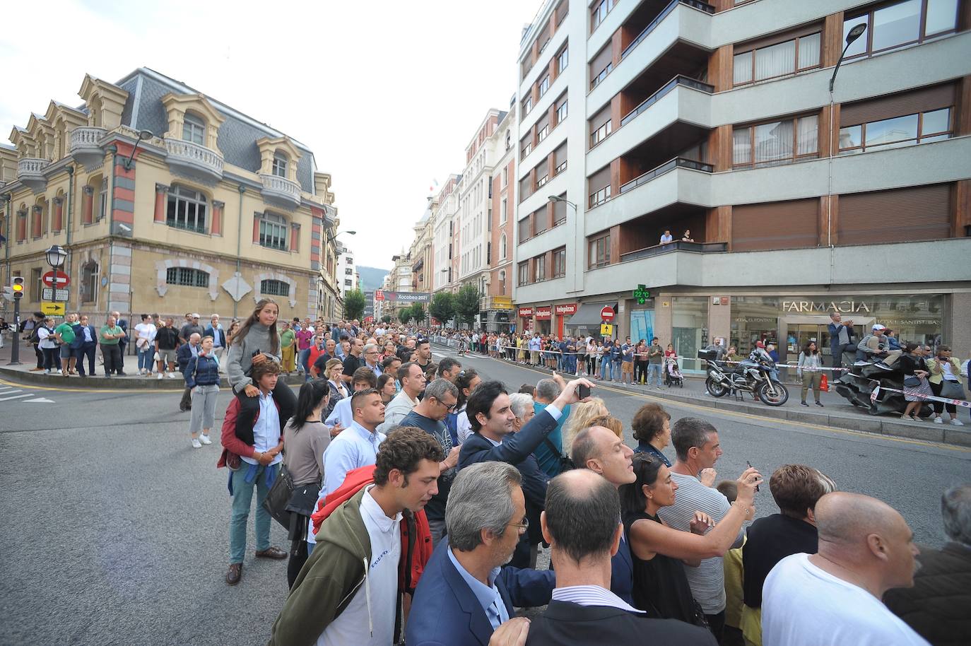 La ciudad muestra este jueves una estampa inusual por el paso de la prueba ciclista