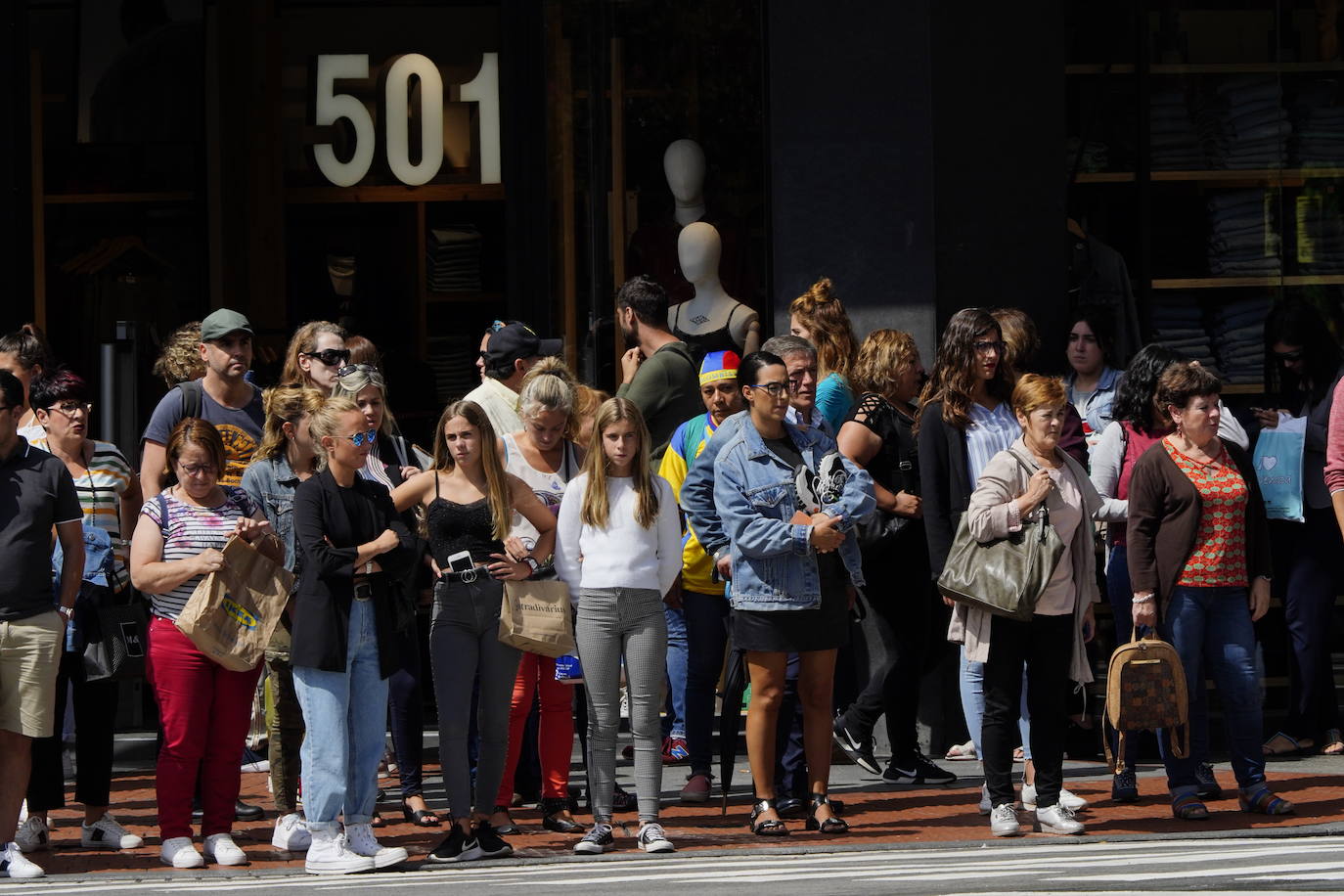 La ciudad muestra este jueves una estampa inusual por el paso de la prueba ciclista