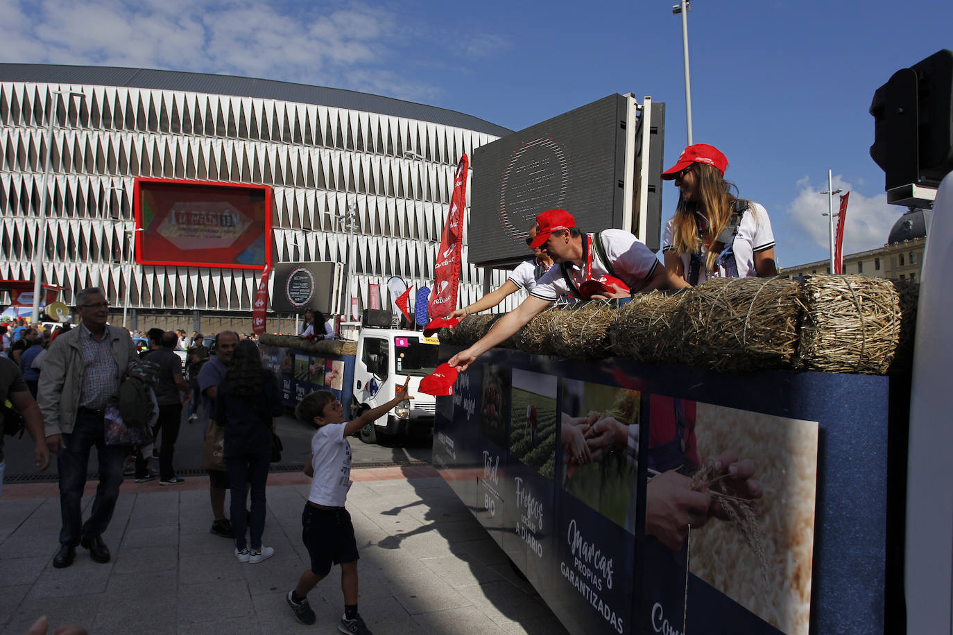 Fotos: La Vuelta sale de San Mamés