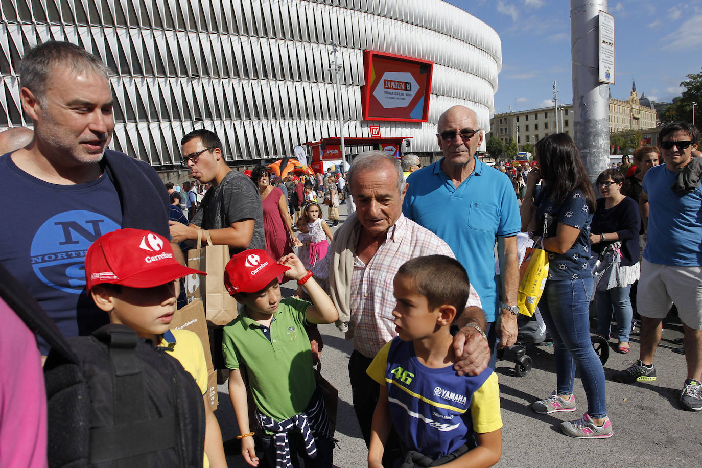 Fotos: La Vuelta sale de San Mamés