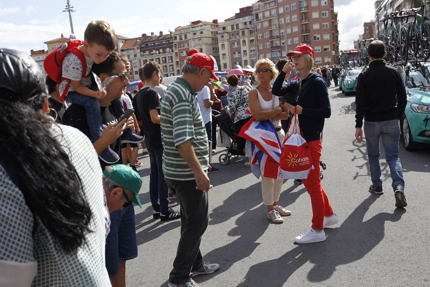 Fotos: La Vuelta sale de San Mamés