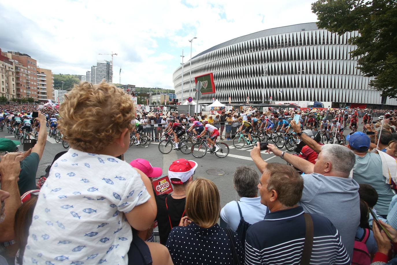 Fotos: La Vuelta sale de San Mamés