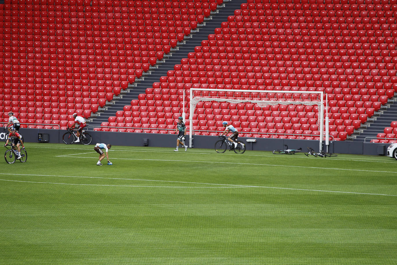 Fotos: La Vuelta sale de San Mamés