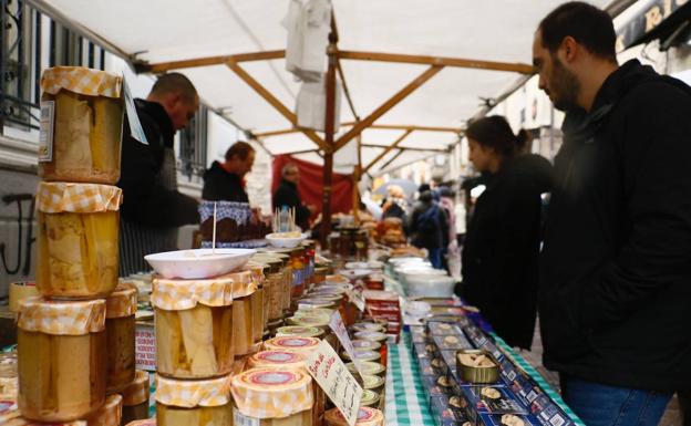 El Mercado de la Almendra se celebra cada primer sábado de mes.