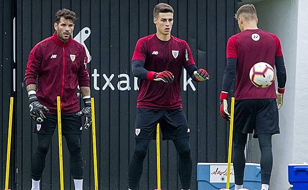 El portero Kepa Arrizabalaga, durante un entrenamiento cuando aún pertenecía al club rojiblanco.