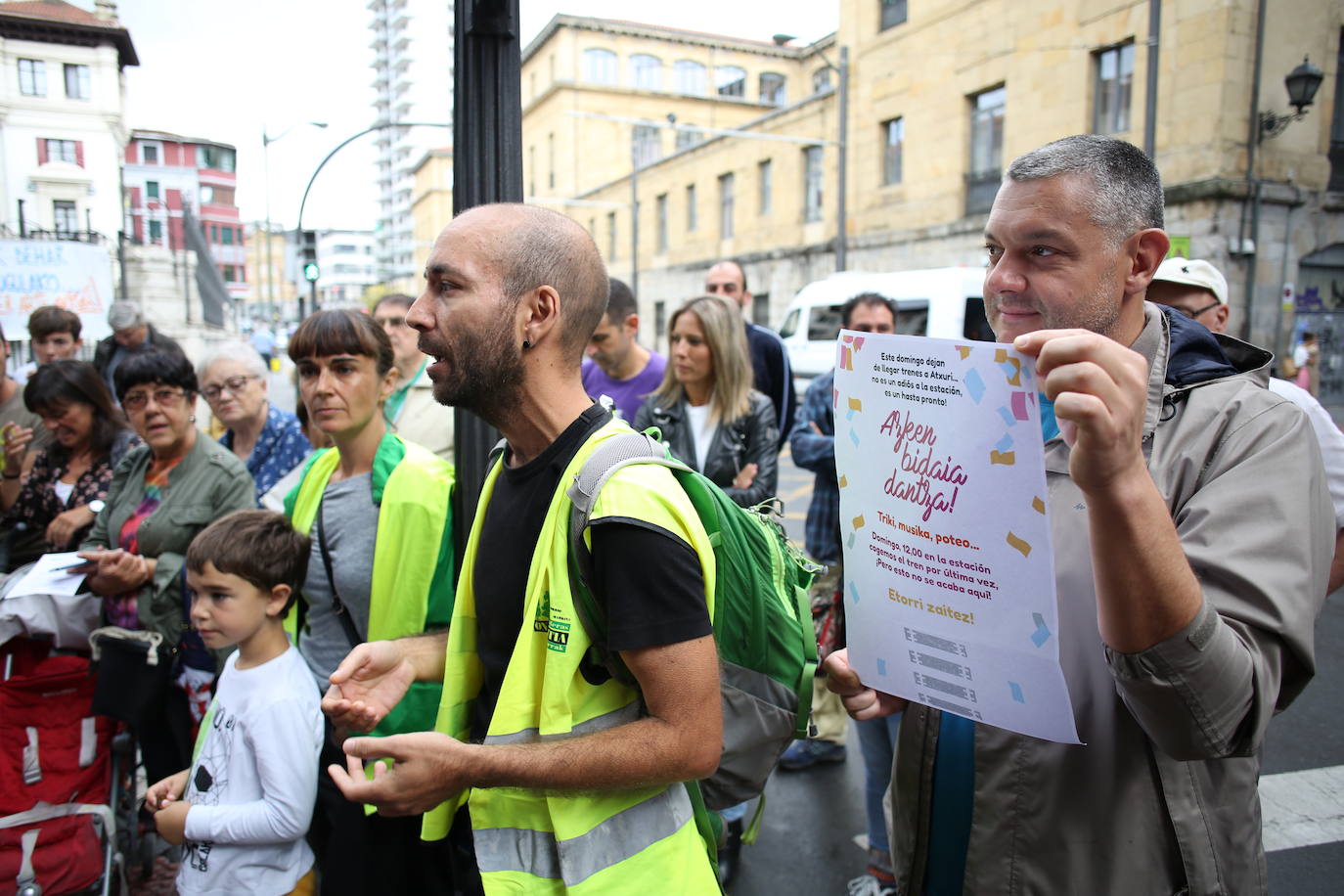 Fotos: La protesta de los vecinos en Atxuri