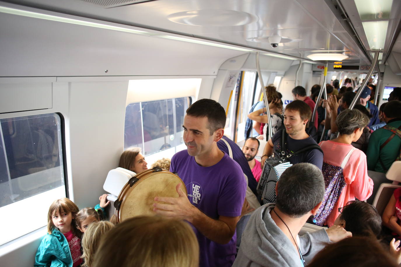 Fotos: La protesta de los vecinos en Atxuri