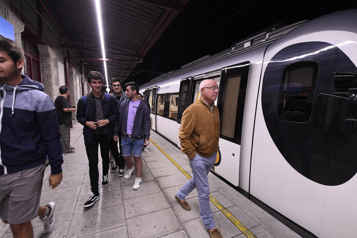 Fotos: El último tren en la estación de Atxuri