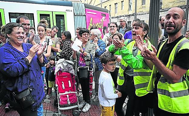 Vecinos de Atxuri reclaman que la terminal pase a ser un equipamiento para el barrio.