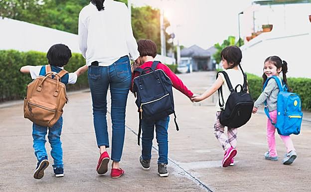 Algunos padres han dejado de llevar a sus hijos al dentista y al oculista por la situación económica que atraviesan.