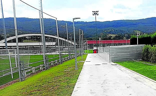 La zona donde irá ubicada la nueva residencia del primer equipo ya se encuentra vallada.