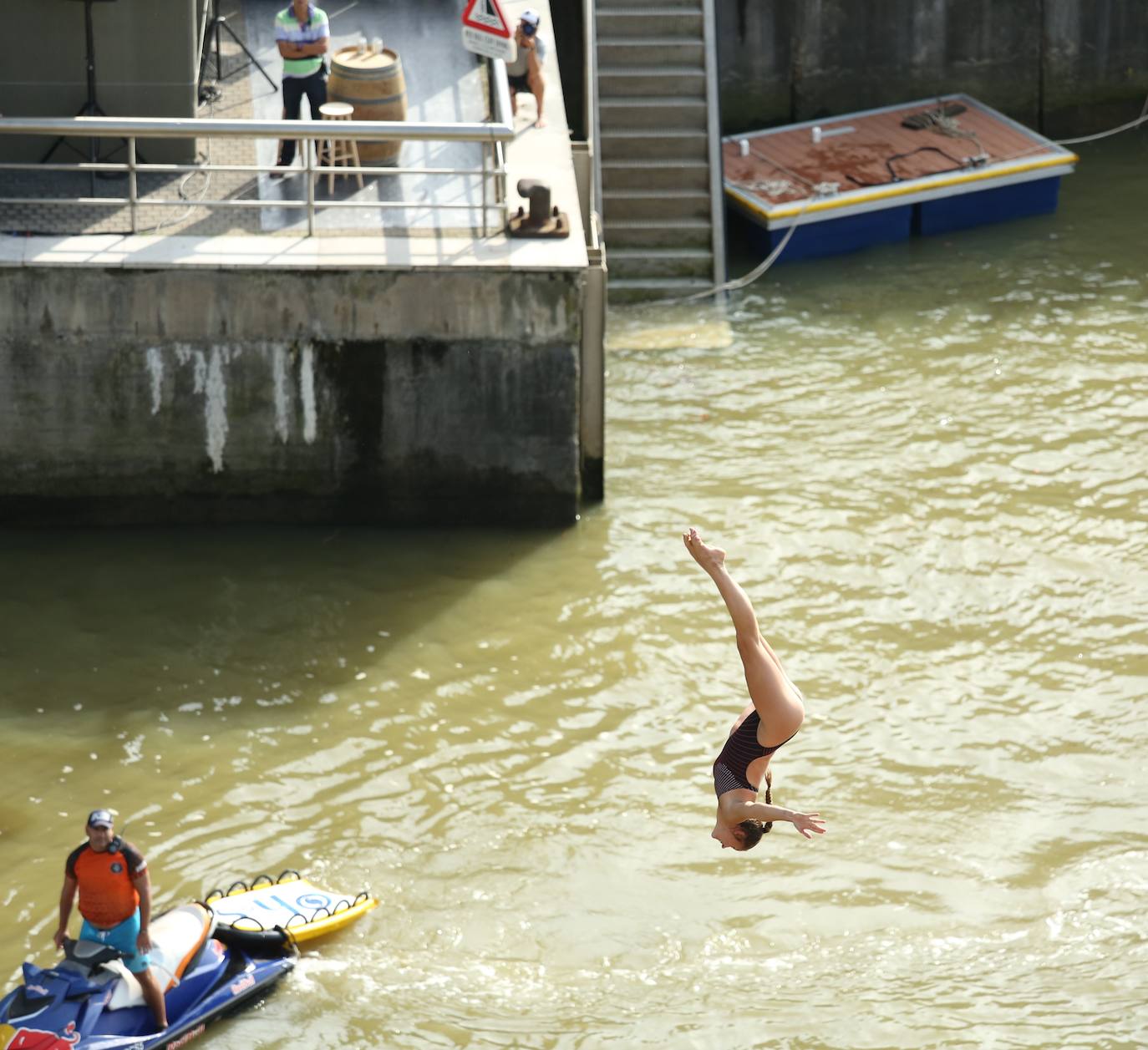 Fotos: Primeras rondas del torneo de saltos sobre la ría