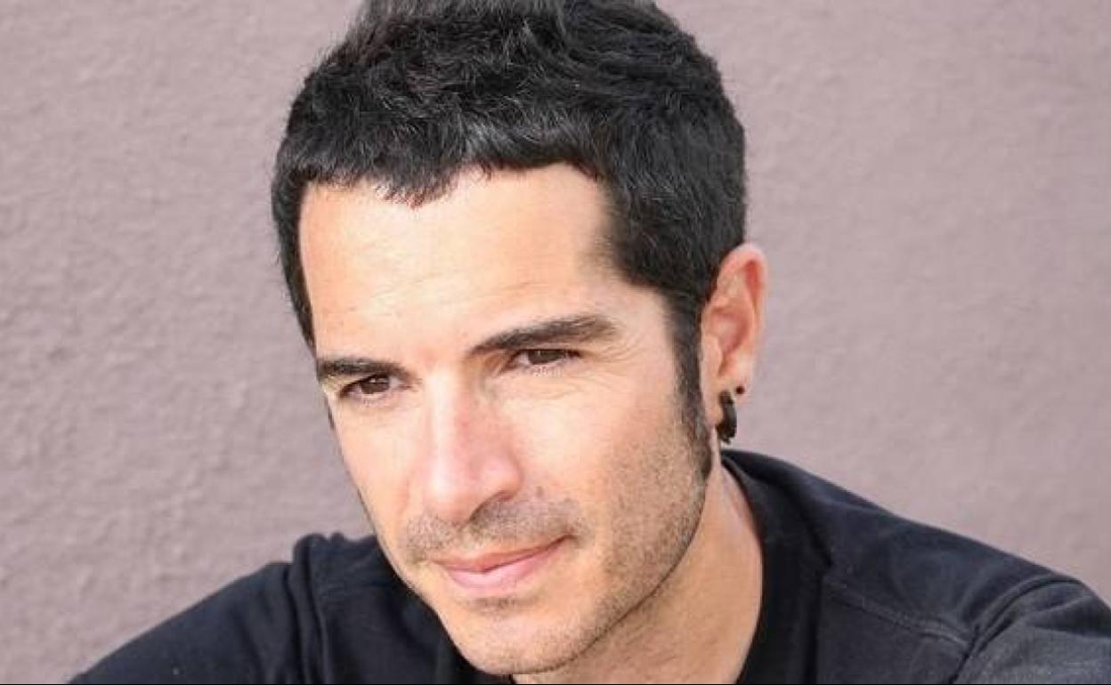 Jon Barberena bertsolari eta idazle nafarra zendu da