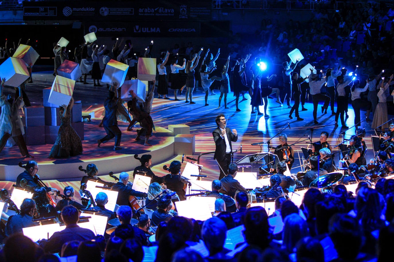 Fotos: &#039;Humanity al Music&#039; el gran espectáculo de la Corporación Mondragón