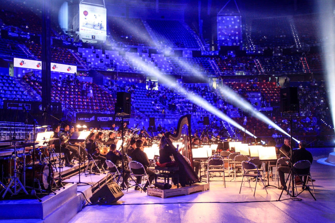 Fotos: &#039;Humanity al Music&#039; el gran espectáculo de la Corporación Mondragón