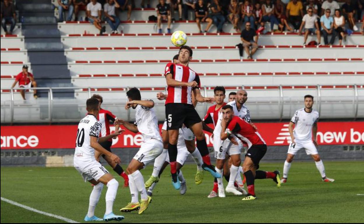 El Bilbao Athletic desfigura al Salamanca | El Correo