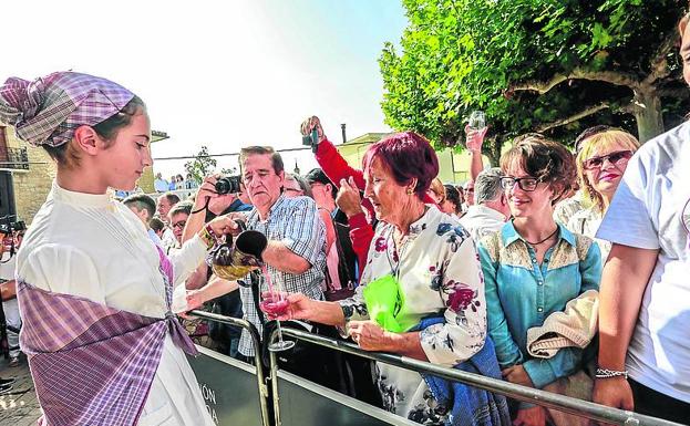 Los habitantes disfrutaron del primer mosto de la temporada.