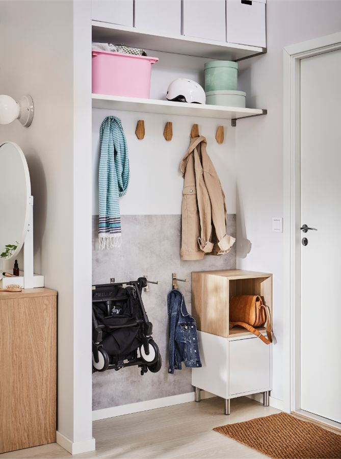 Si por lo contrario eres más conservador con el colorido y quieres optar por el binomio blanco + madera que nunca falla, te recomendamos la serie EKET que, con sus nuevas opciones, te ofrece muchísimas posibilidades de adaptación a tu gusto y hogar. ¡No te la pierdas!