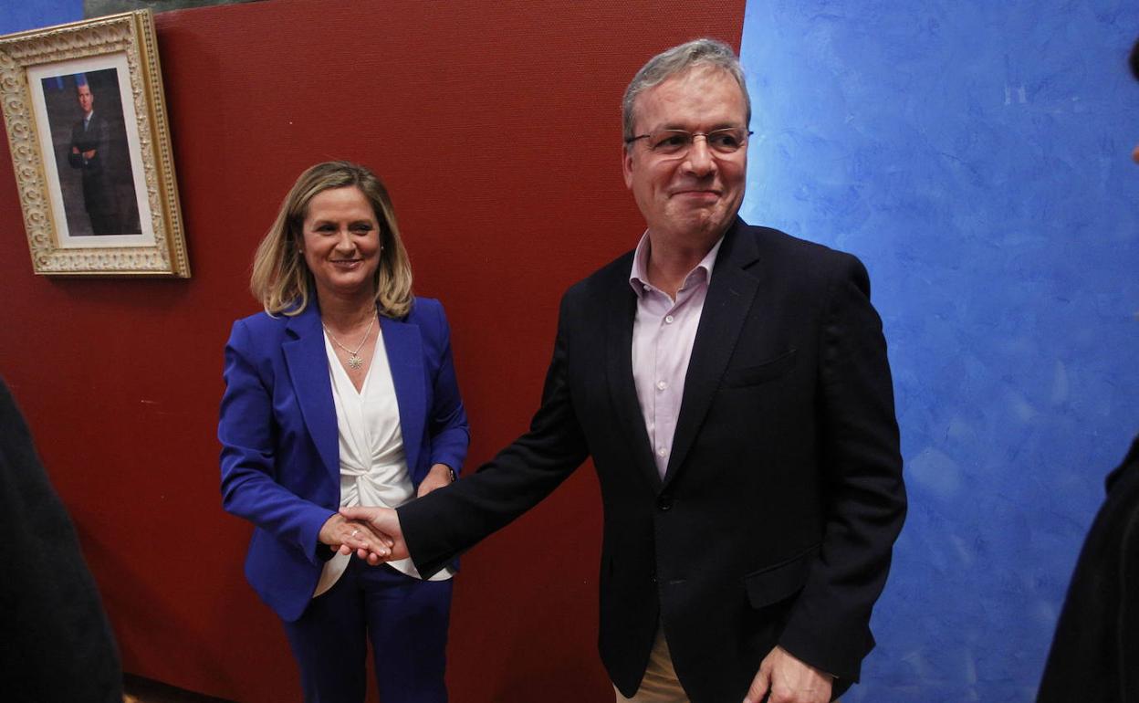 Amaia del Campo y Alfredo Retortill, en la investidura. 